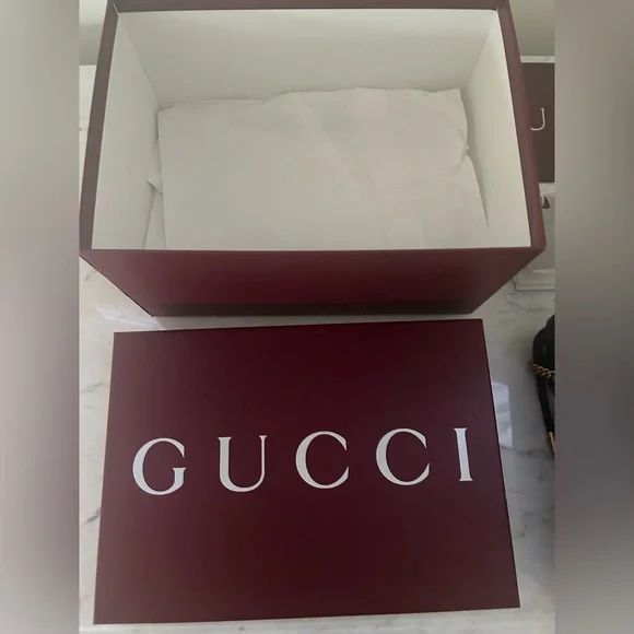 Gucci GG Marmont Matelasse Black
Leather Chain Mini Bucket Shoulder Bag Cuore - Picture 4 of 7